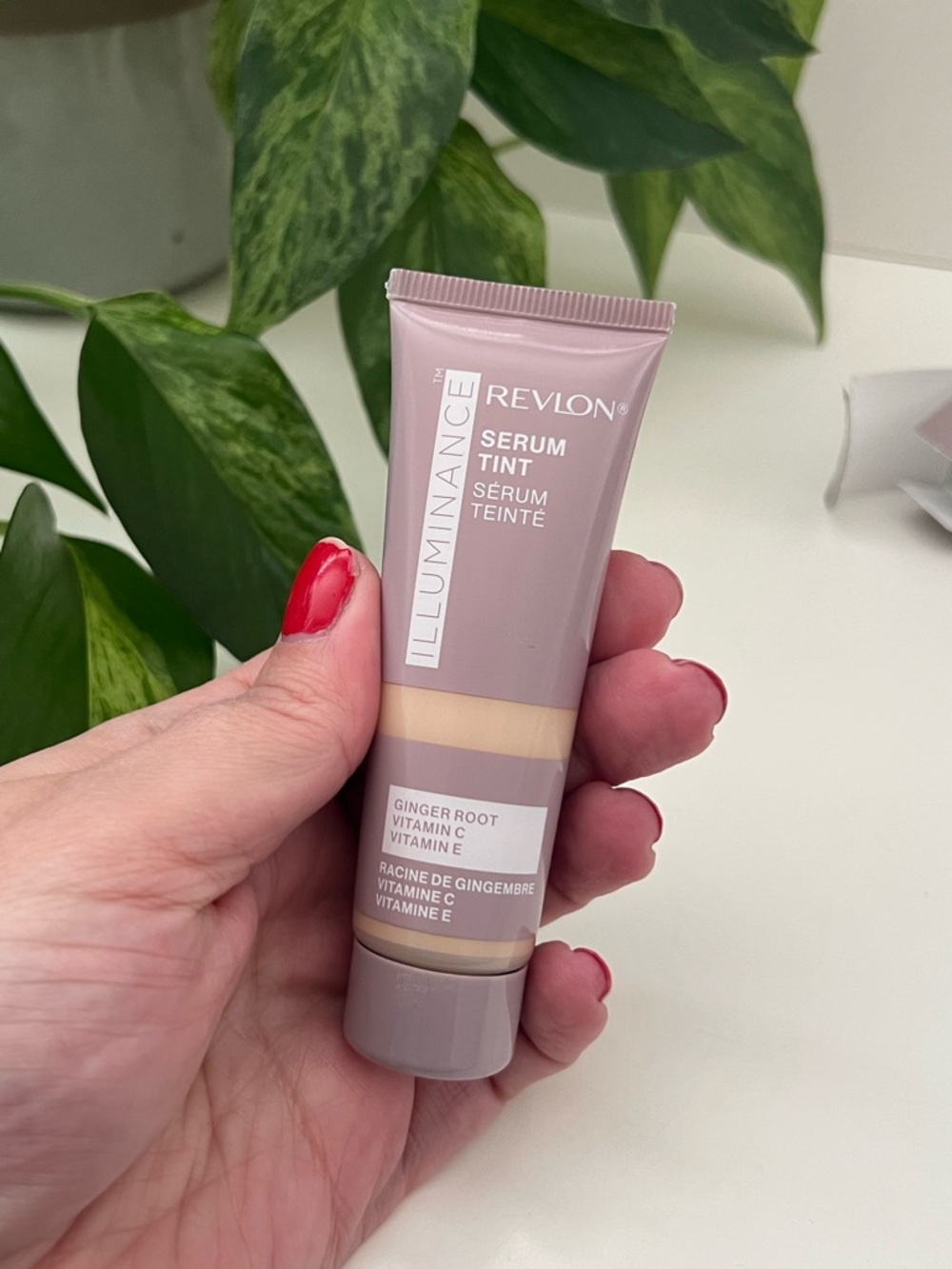 NWT Revlon Illuminance Serum Tint in Light Beige